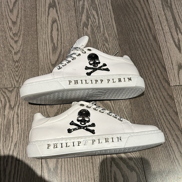 Beautiful sneakers by fashion inspired 💕 - Picture 3 of 12